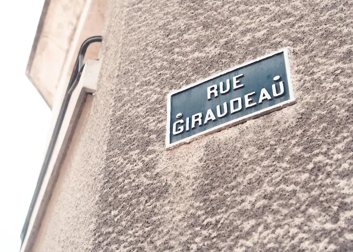 Le Chenin T2 Pour 4 Personnes Tours